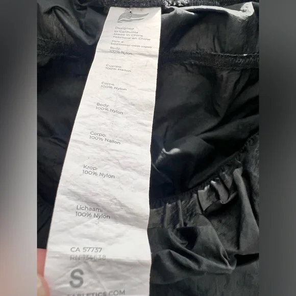 Fabletics Ultra High Waisted Piped Short in Black Size Small - Picture 8 of 8